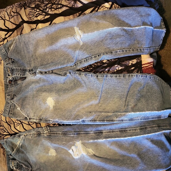 Frayed jeans/ 30×32 / wrangler 25$ each, or all for 60 - Picture 1 of 7